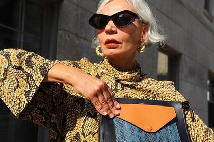 Ubrania tej marki sprzyjają dojrzałej sylwetce. Top 18 modeli, które idealnie sprawdzą się dla kobiet 50+