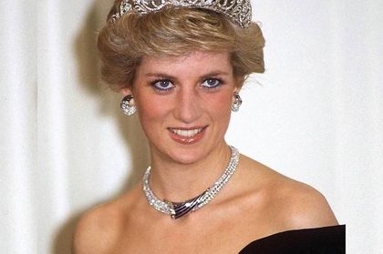 Czy księżna Diana naprawdę tak wyglądała? Poddajemy analizie stylizacje, które pojawiły się w serialu "The Crown"