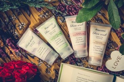 Kobiety uwielbiają tę polską markę kosmetyków naturalnych. Peelingi do twarzy z korundem są świetne!