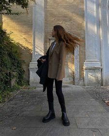 TOP wygodne legginsy na zimę! Te modele są idealne nie tylko na trening, ale również na co dzień