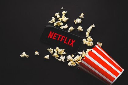 Nowości na Netflix - wybraliśmy komedie, które warto obejrzeć
