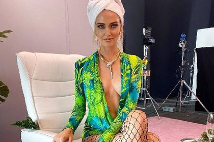 Chiara Ferragni wie, jak wyglądać stylowo na home office. Ubrania jej marki pokochały kobiety na całym świecie