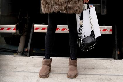 Te buty są niezwykle wygodne i ciepłe! Pierwotnie były przeznaczone dla surferów, dziś nosimy je jesienią i zimą