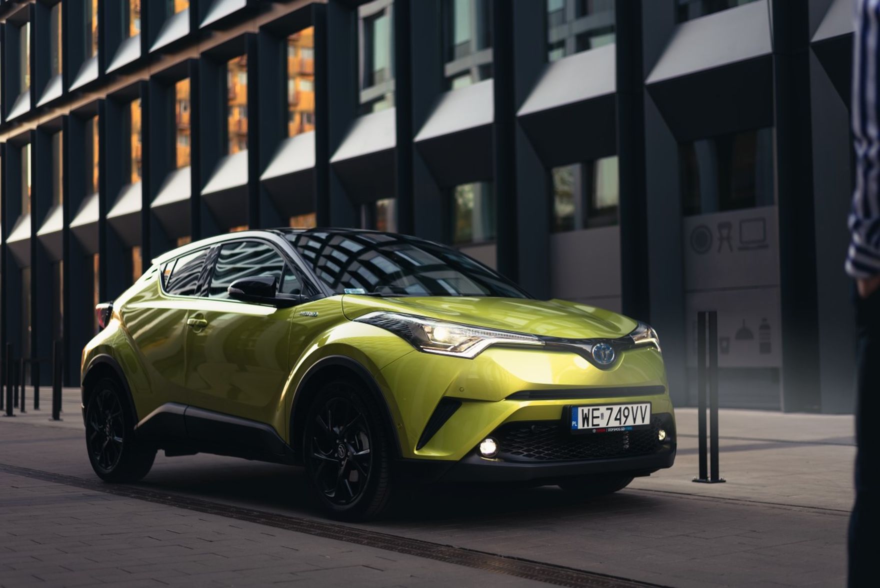 Tak zmieniła się Toyota C-HR. Sprawdzamy co oferuje nowy crossover z Japonii