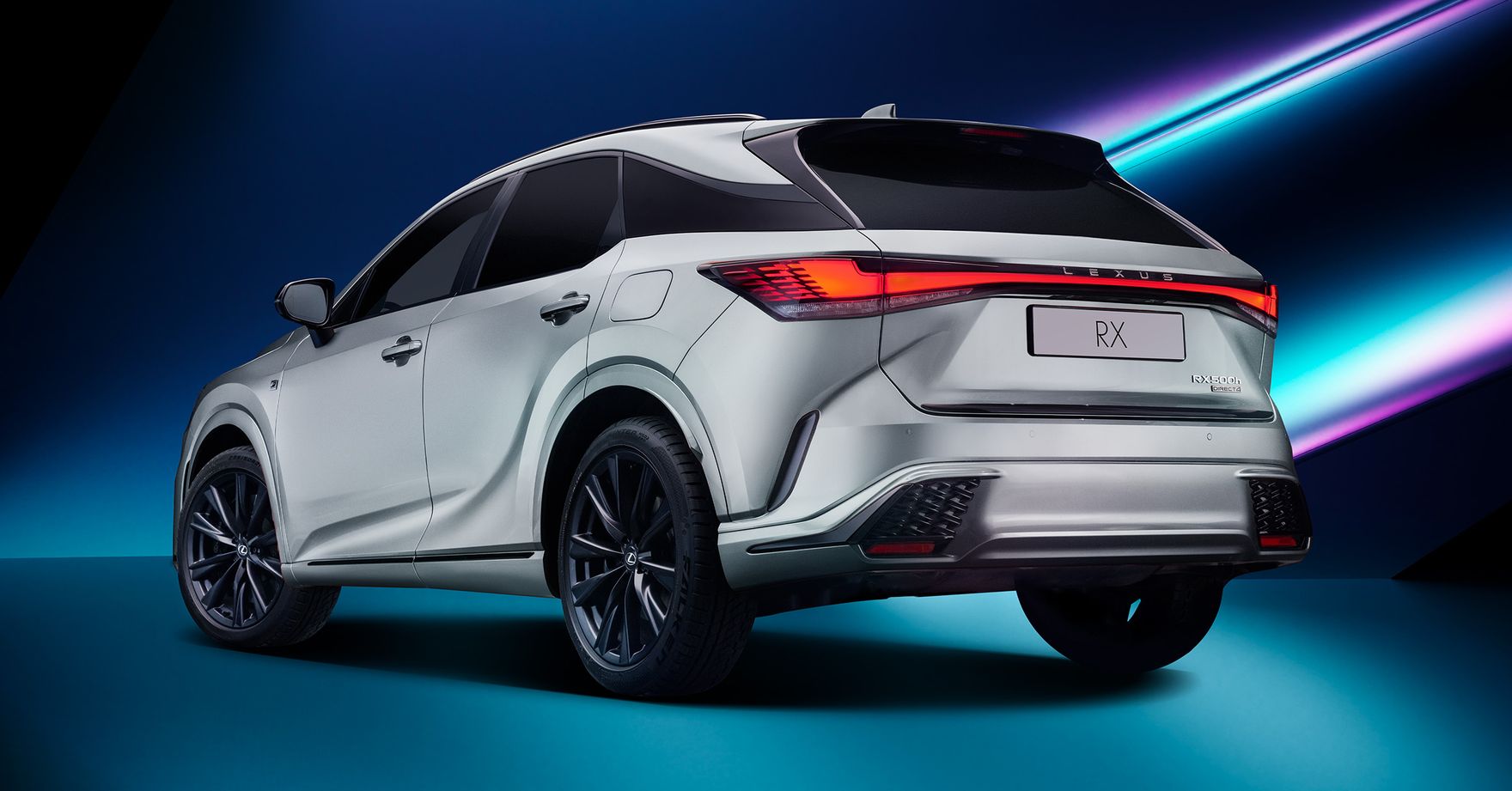 Japończycy przeszli samych siebie! Kultowy SUV premium zyskał wyjątkowy napęd