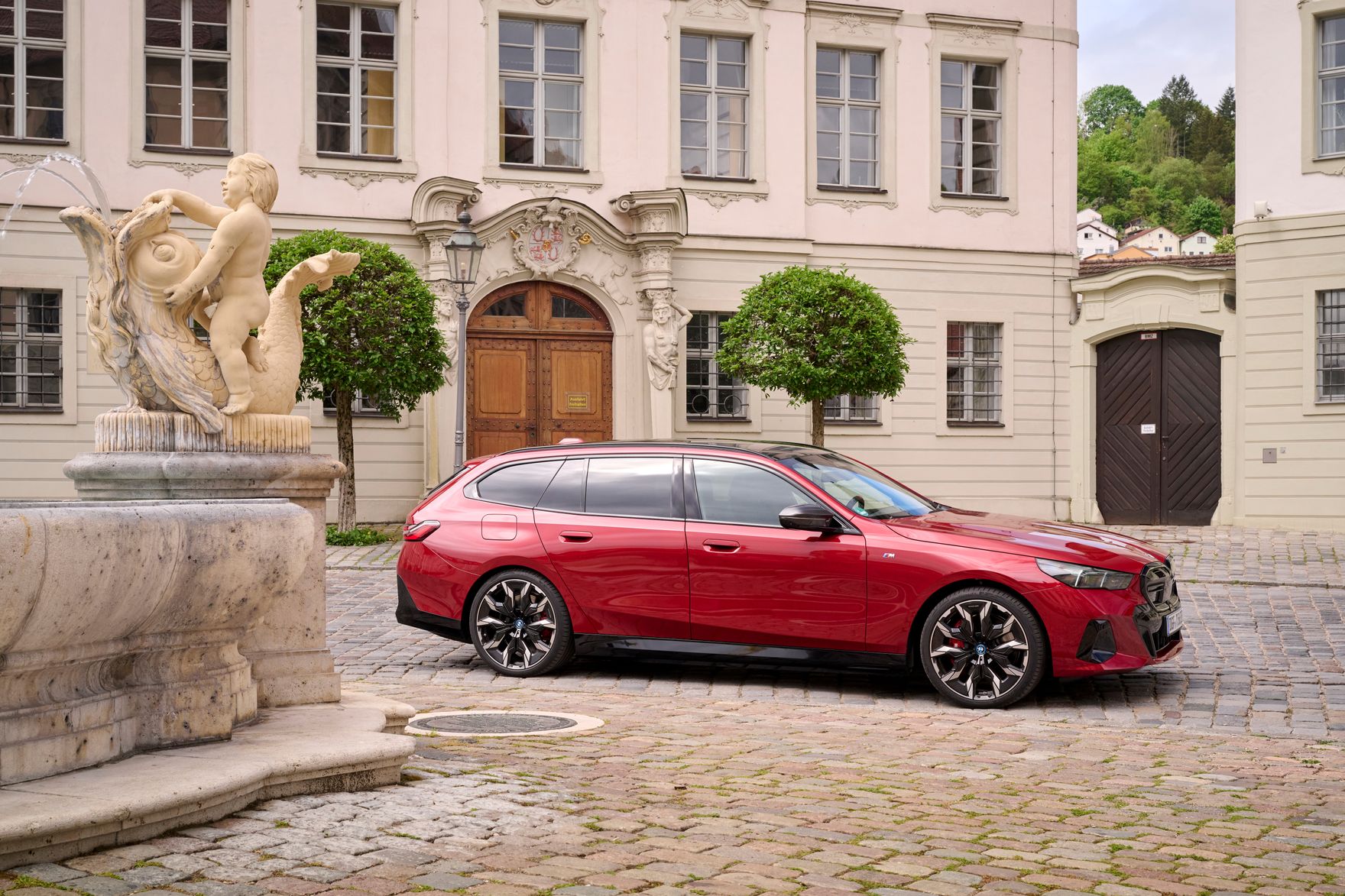 To BMW jest synonimem perfekcji. Wygląda jak marzenie, a jeździ jeszcze lepiej!