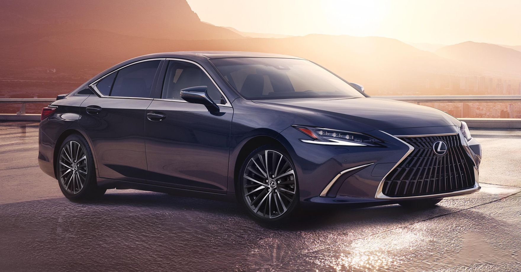 Elegancka limuzyna ze znaczkiem premium. Lexus wyznacza kierunek konkurencji!