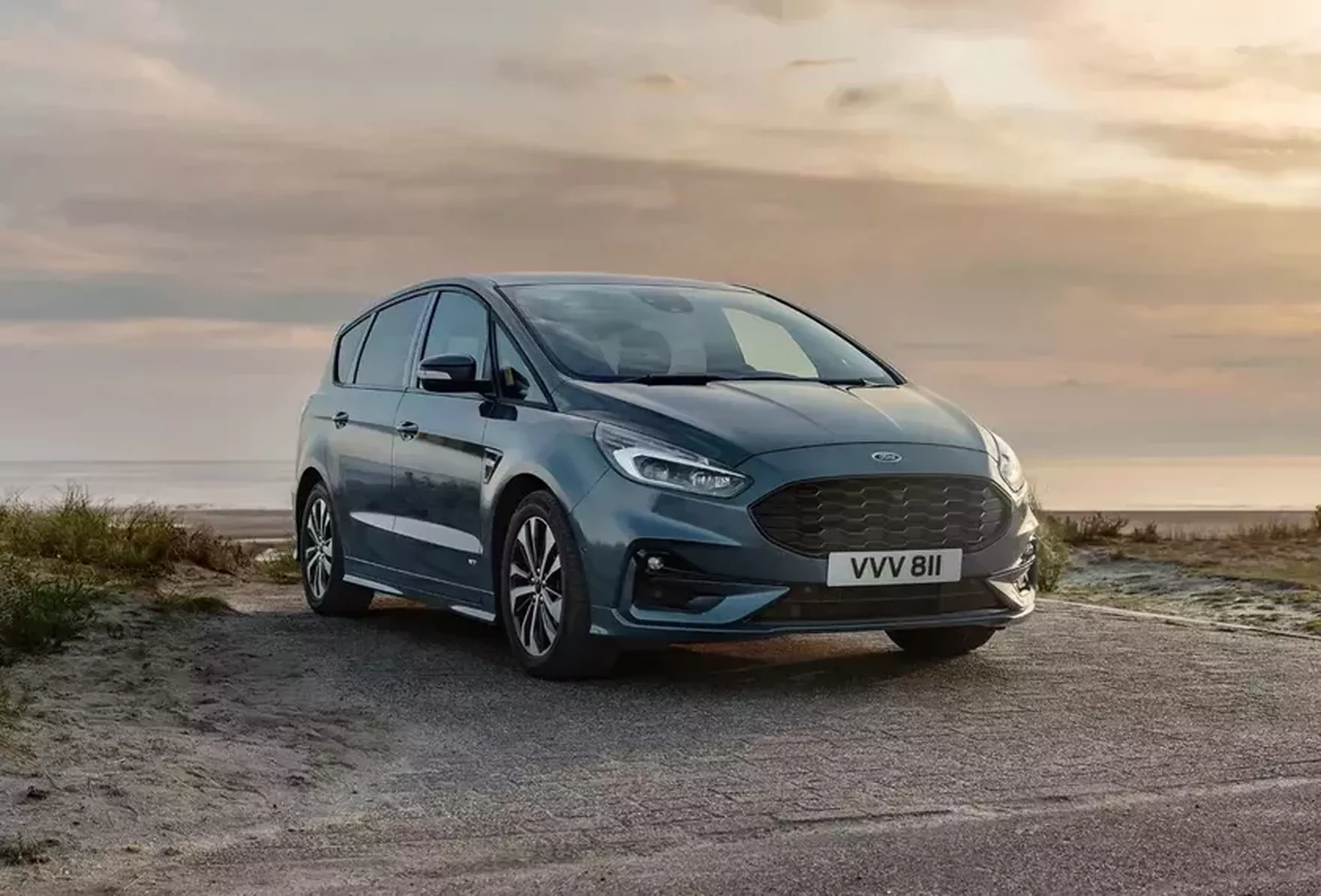 Rodzinny samochód o sportowym charakterze. Ford S-MAX kusi unikalnymi cechami 