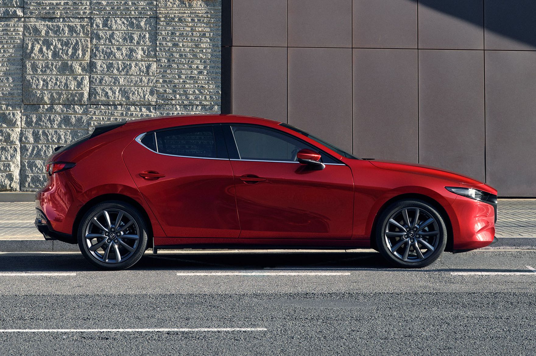 Najwyższy poziom technologii! Tak estetycznego auta dawno nie widzieliśmy. I jest oszczędne!