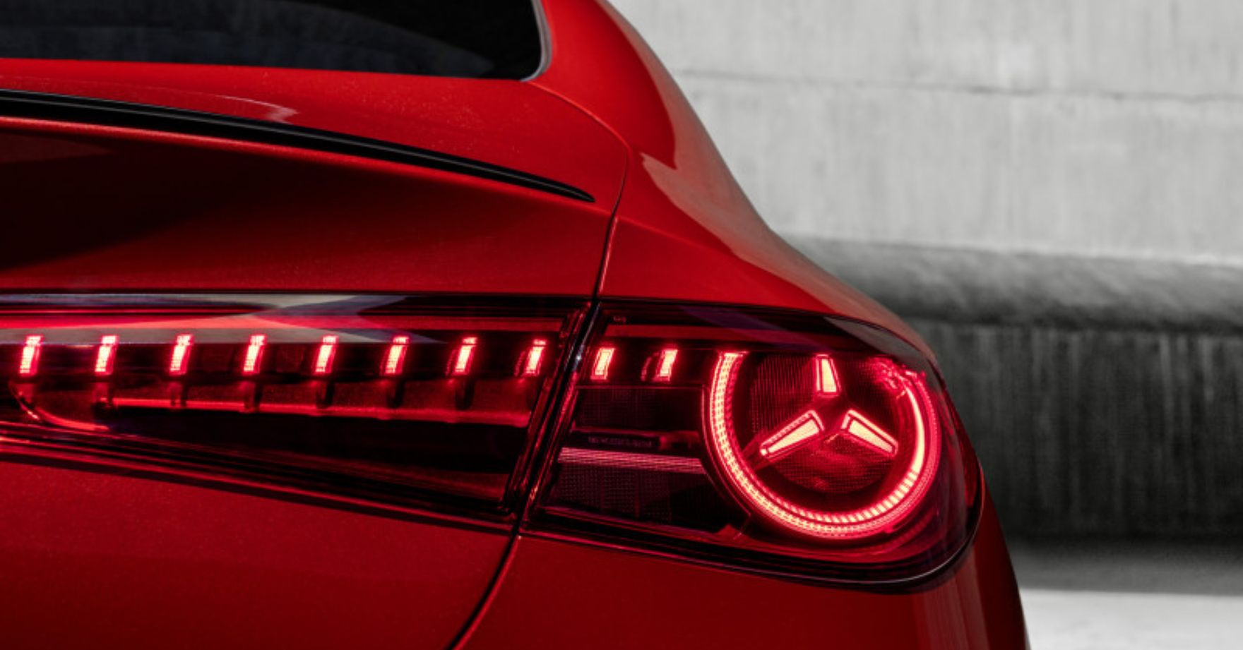 Ten model to klasa premium w każym detalu. Luksus i sportowy pazur w jednym!