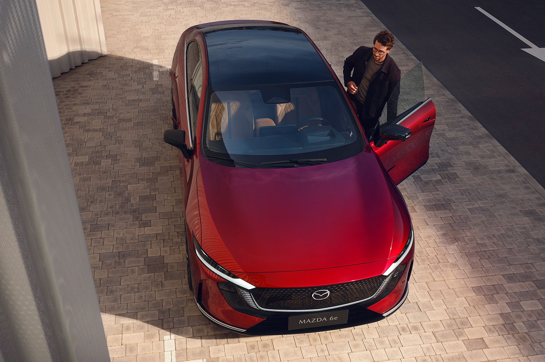 Ta Mazda zdobywa świat. Elektryczna nowość z Japonii zachwyciła ekspertów designu!