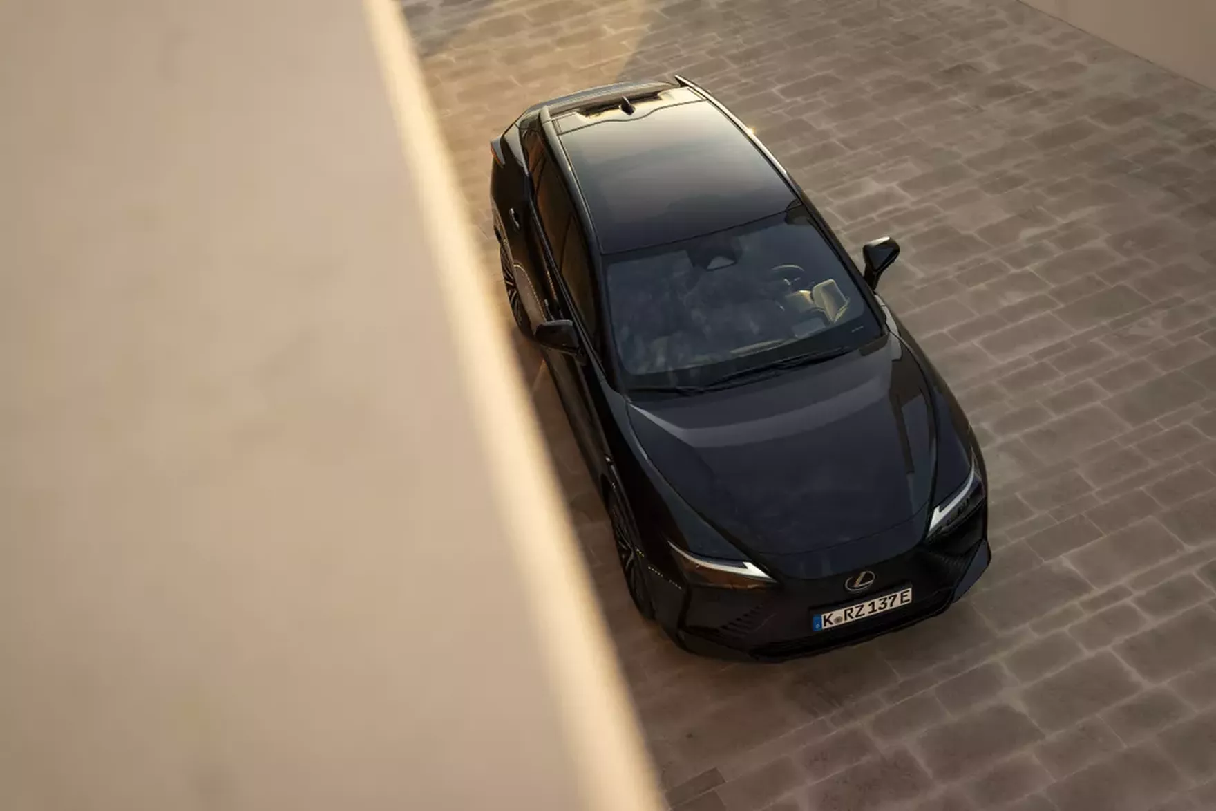 Nowy rozdział japońskiej precyzji. Lexus RZ zaskakuje od pierwszego kilometra!