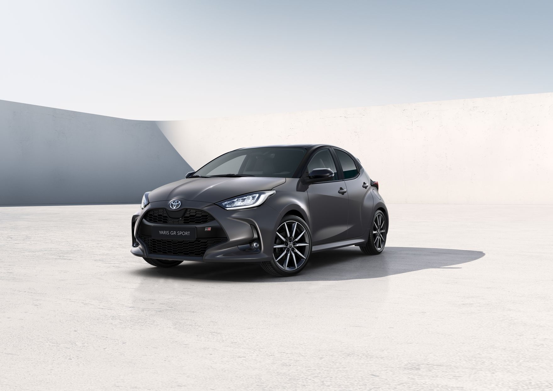 Ten bestseller Toyoty to lider w segmencie! Polacy kochają go nie tylko za wygląd