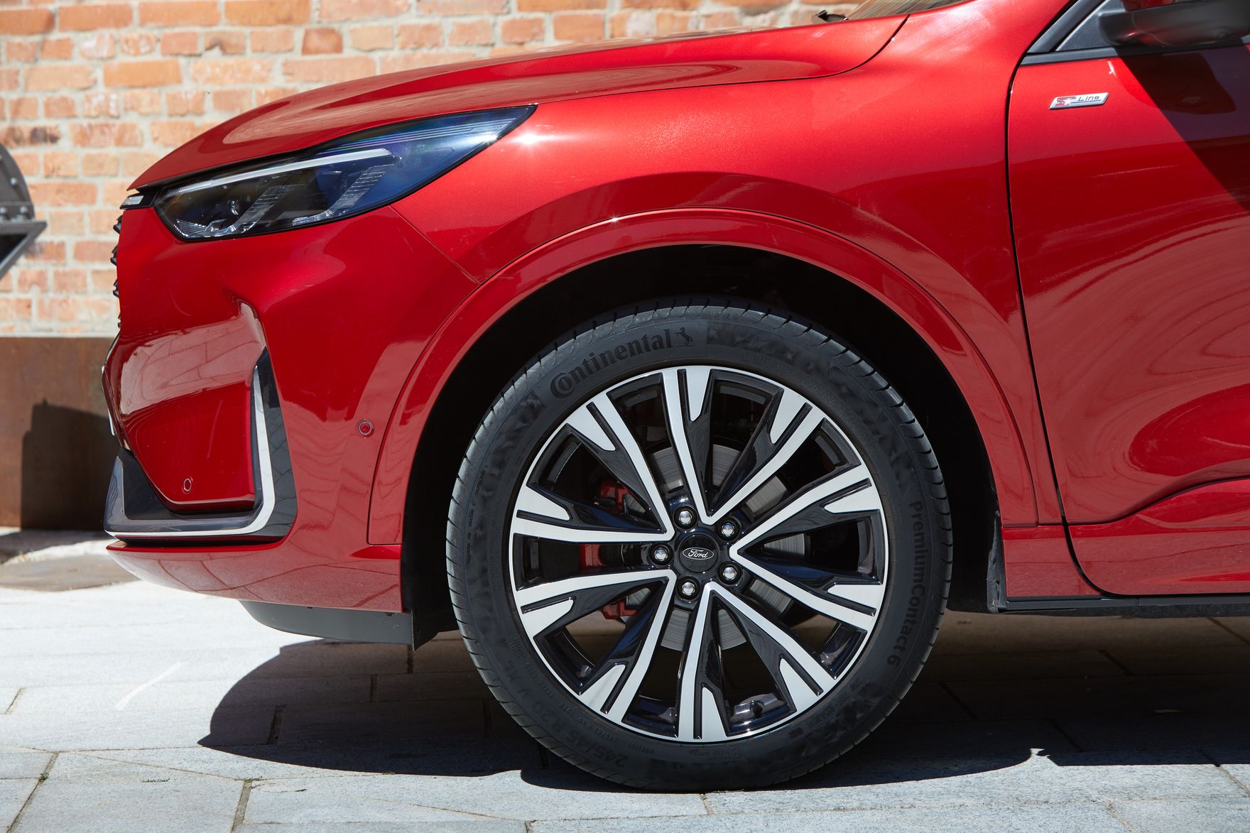 Ten SUV potrafi zaskoczyć. Kierowcy odkrywają w nim coś, czego wcześniej brakowało w segmencie