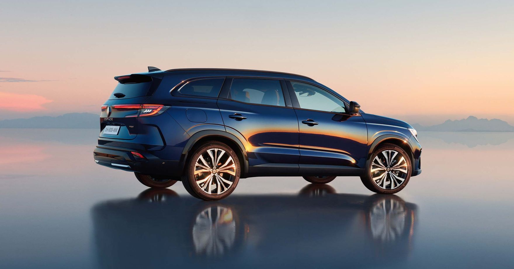 Francuzi mogą być z niego dumni! Najlepsze technologie, a wygląd? To cacko!