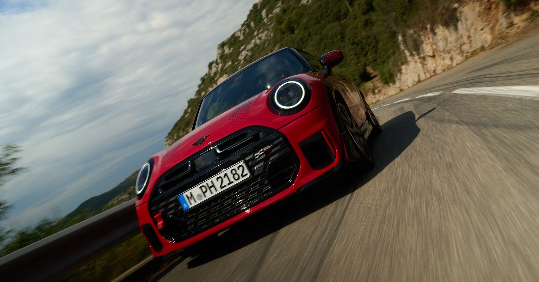 Ta marka znów to zrobiła. Trzy oblicza kultowej ikony, które podkręcają emocje