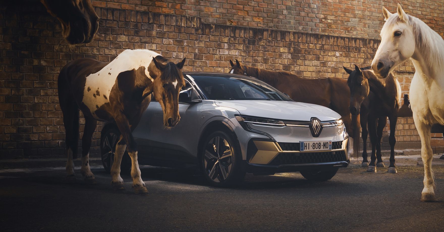 Renault wchodzi w nową erę. Rewolucyjny kompakt tylko z napędem elektrycznym