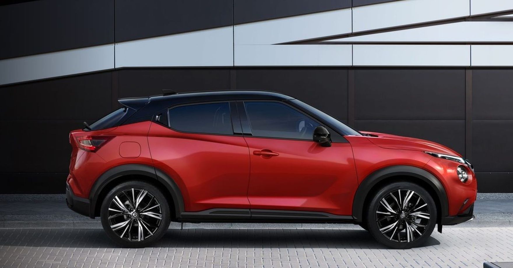 Nissan Juke, czyli efektowny coupe crossover w nowym wydaniu. Przyglądamy się ofercie tego modelu  