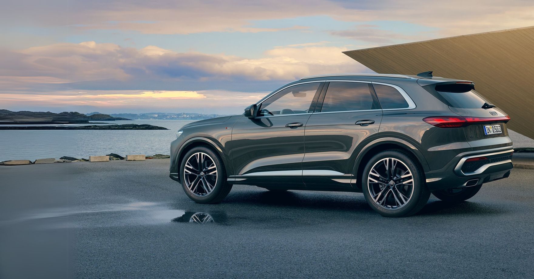 Marka Audi znów udowadnia, że potrafi zrobić doskonałego SUV-a. Ten model przyciąga uwagę i zachwyca