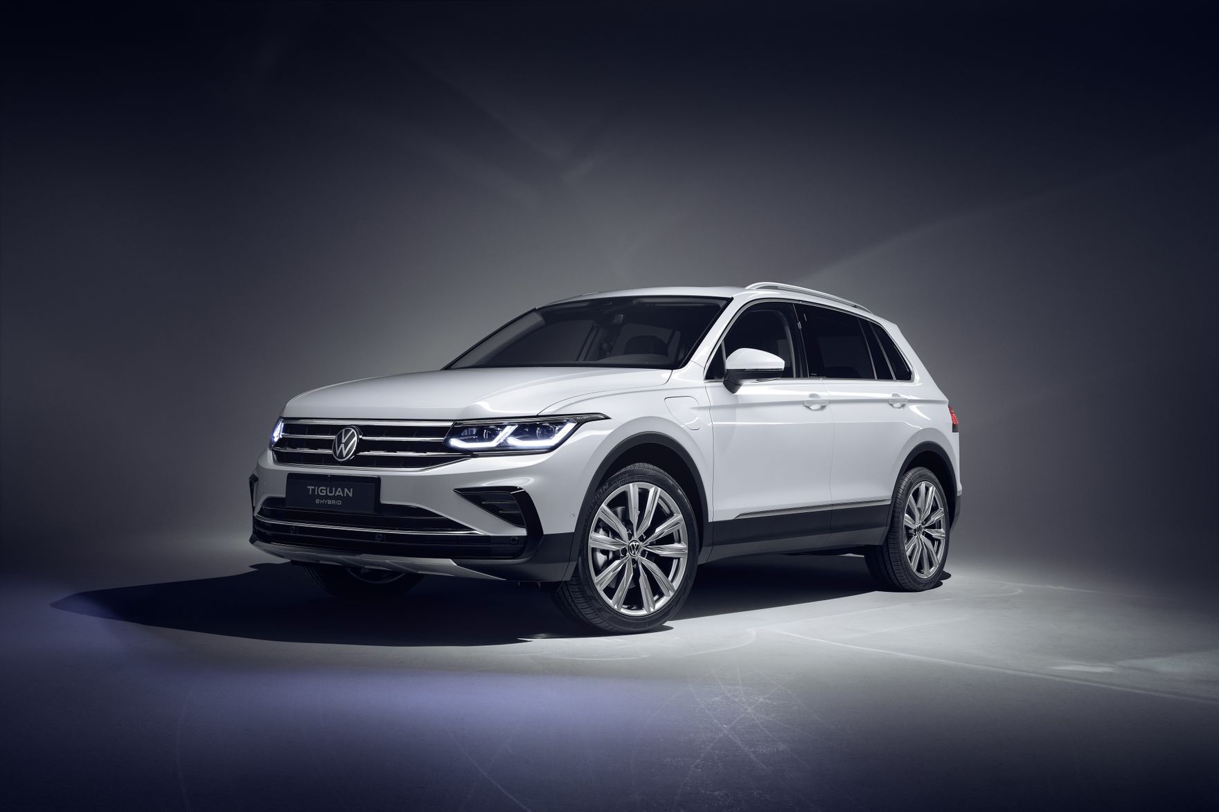 Volkswagen Tiguan eHybrid - co oferuje ten popularny SUV w oszczędnym i ekologicznym wydaniu plug-in Hybryd?
