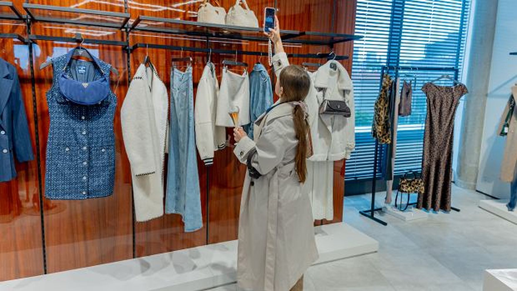 Zobaczyłam już nową kolekcję na jesień-zima marki GUESS. Te 4 trendy to moje modowe obsesje