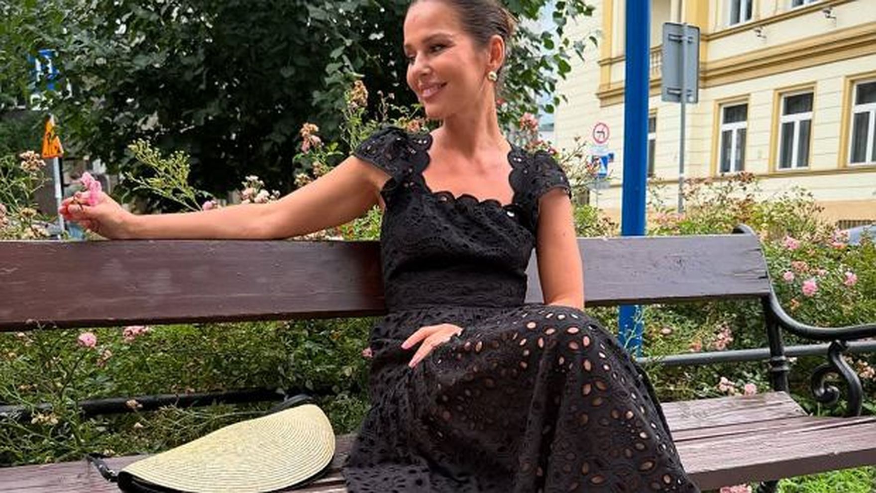 Idealna sukienka na lato? Paulina Sykut-Jeżyna już ją ma. To ażurowy model polskiej marki