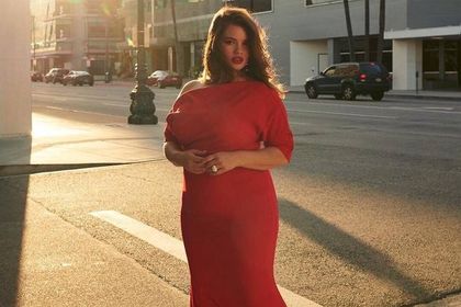 Te sukienki plus size to zjawiskowe modele na wesela. Piękne, kobiece i korzystne dla sylwetki