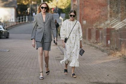 Te buty są niezastąpione latem! Modne sandały Bonprix królują na ulicach. Modele w typie espadryli pokochasz!