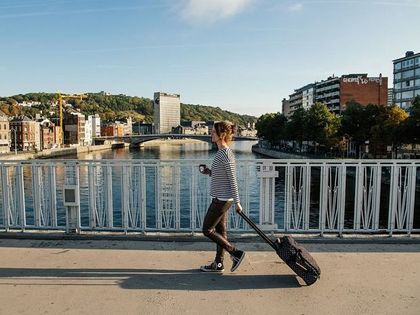 To najlepszy moment na zakup porządnej walizki w dobrej cenie! Te zazwyczaj kosztują sporo, a teraz kupisz je 73% taniej