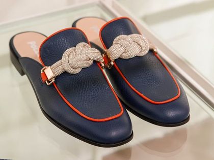 Te buty dla 50-tek robią furorę w sieci! Są wytrzymałe, wygodne i przede wszystkim stylowe. A ceny? W tej promocji niskie!