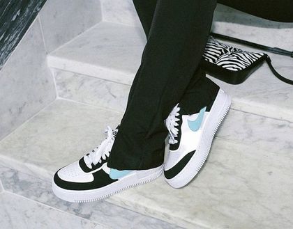 Sneakersy damskie Nike to najgorętsze trendy sezonu! Wiele klasyków kupisz taniej nawet o 50%