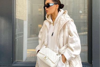 Street style: influencerzy pokochali wiosenne kurtki w sportowym wydaniu. Oto propozycje znanej marki w świetnej cenie