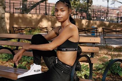 Tenisówki Calvin Klein nie wychodzą z mody! Teraz te piękne buty kupisz taniej