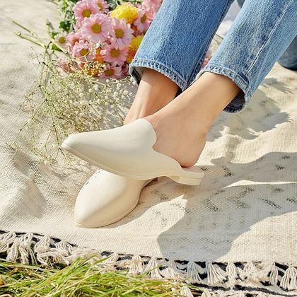 Te wsuwane klapki są wygodne i bardzo praktyczne! Eleganckie modele dla kobiet w każdym wieku