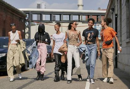 Sneakersy Gucci z pulpy drzewnej i zwyczajny pokaz Jacquemusa. Nowy sezon wprowadza nowe reguły gry
