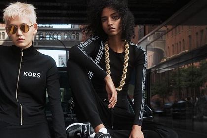 Te bluzy Michael Kors warto mieć w swojej szafie! Są ciepłe, wygodne oraz bardzo stylowe